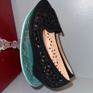 Link -big girls Black Laser-Cut wedge shoes, size 4, LN!
Great for fancy attire